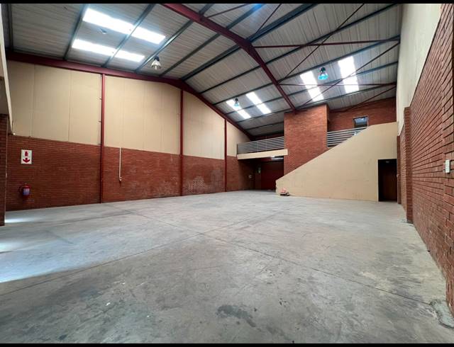 299M² WAREHOUSE TO LET IN SUNDERLAND RIDGE